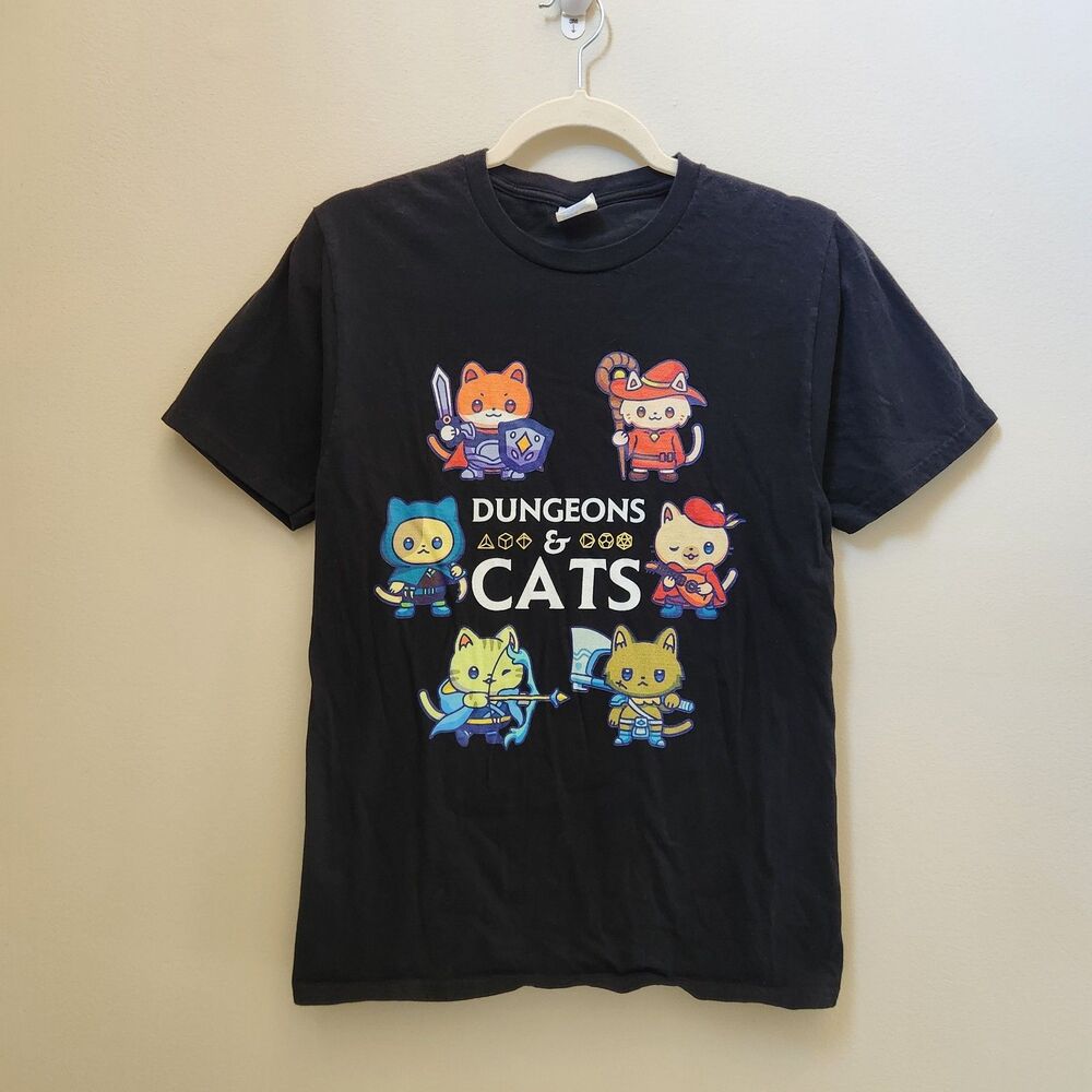 Dungeons and Cats RPG D20 Dice Nerdy Fantasy Gamer Cat Gift T-Shirt Sz Small